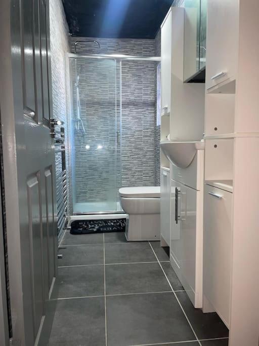 Modern 2 Bedroom Apartment In Derby City Centre Esterno foto