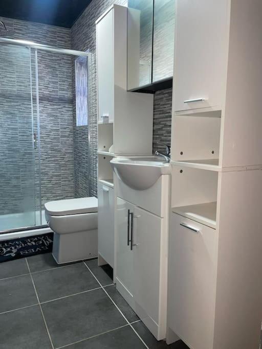 Modern 2 Bedroom Apartment In Derby City Centre Esterno foto