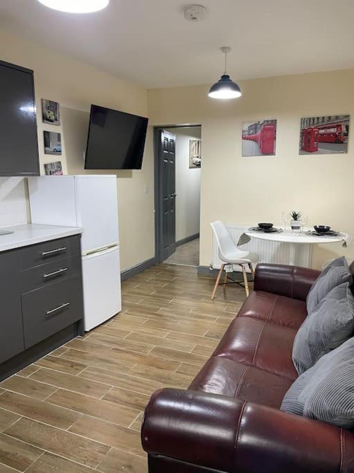 Modern 2 Bedroom Apartment In Derby City Centre Esterno foto